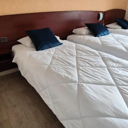 Hotel Saint Jacques 3*