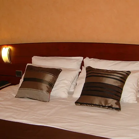 Saint Jacques Hotel 3*