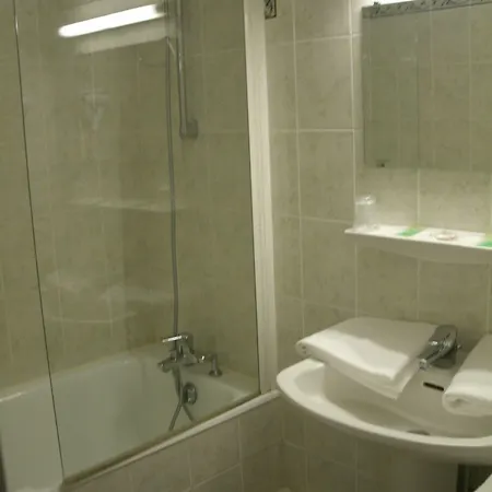 Hotel Saint Jacques 3*