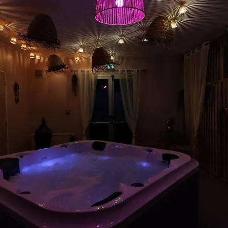Hotel Saint Jacques 3*