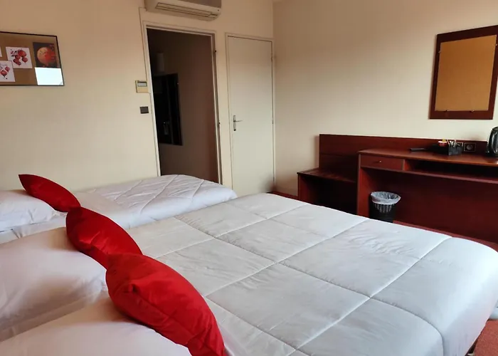 Saint Jacques Hotel 3*