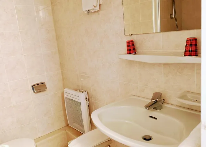 Saint Jacques Hotel 3*