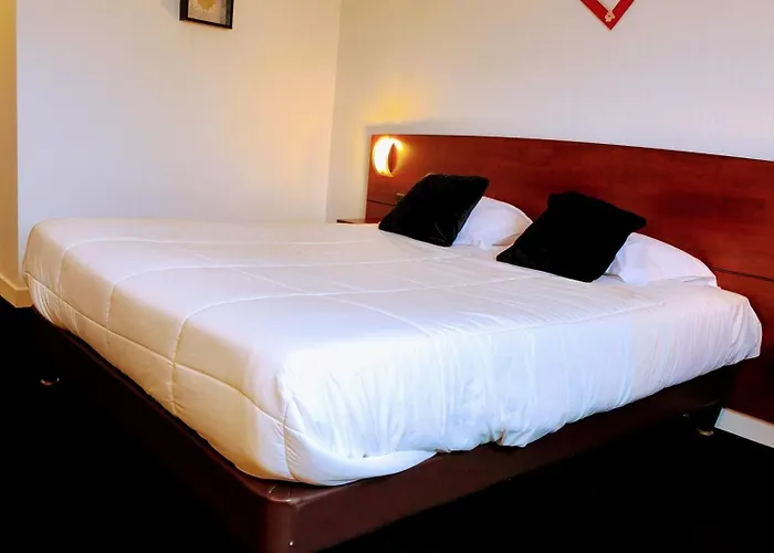 Hotel Saint Jacques 3*